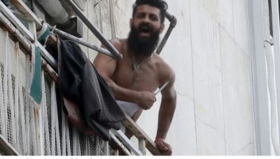 Τέλος το θρίλερ στην Αχαρνών, τα ΕΚΑΜ συνέλαβαν τον Παλαιστίνιο που απειλούσε να ανατινάξει μπουκάλα υγραερίου