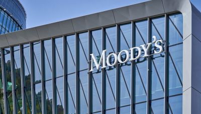 H Moody's αναβάθμισε σε θετικές τις προοπτικές της ελληνικής οικονομίας