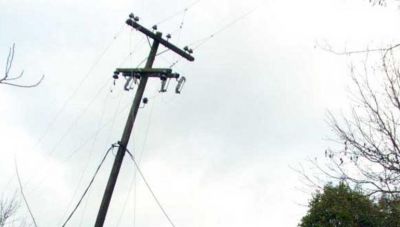 Ρέθυμνο: Νεαρός οδηγός έχασε τον έλεγχο του οχήματος του κι έπεσε πάνω σε κολώνα της ΔΕΗ