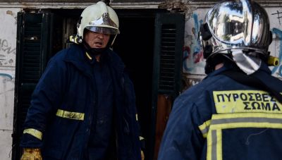 Φωτιά σε ένα εγκαταλελειμμένο παράπηγμα πίσω από το Αεροδρόμιο του Ηρακλείου κινητοποίησε την Πυροσβεστική