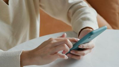 Κρήτη: Τον απείλησε ότι θα τα πει όλα στη σύζυγό του - Καταζητείται για εκδικητική πορνογραφία!