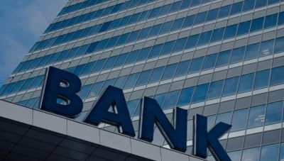 Εκρηκτική αύξηση 63% στα e-καταναλωτικά δάνεια των τραπεζών