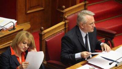 Μήνυση εναντίον του Γ. Ραγκούση προανήγγειλε η Θ. Τζάκρη- H απάντηση του Γ. Ραγκούση