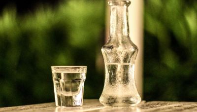 Πρώτο το ούζο στις εξαγωγές ελληνικών αλκοολούχων ποτών - Ποια θέση κατέκτησε η Κρητική τσικουδιά