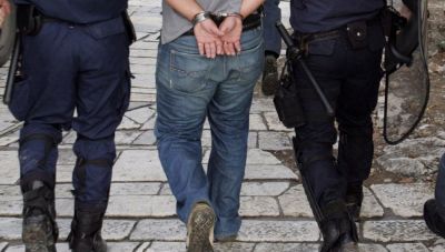 Χανιά: Χειροπέδες για μικροποσότητα χασίς