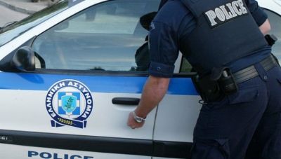 Άγιος Νικόλαος: Αυτοκίνητο σταμάτησε στο χείλος του γκρεμού
