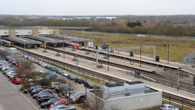 Βρετανία: Η αστυνομία πυροβόλησε και σκότωσε ένοπλο άνδρα σε σιδηροδρομικό σταθμό