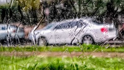 Κλειστές επαρχιακές οδοί σε Χαλκιδική και Βέροια – Πλημμύρισε υπόγειο σχολείου στη Θεσσαλονίκη