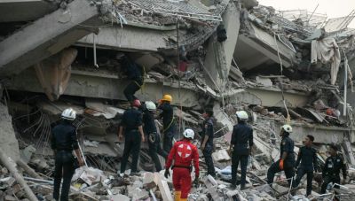 Σε εθνικό πένθος η Μιανμάρ – Γυναίκα άντεξε 91 ώρες στα ερείπια και απεγκλωβίστηκε