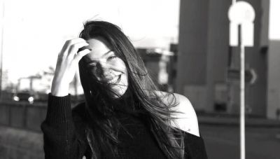 «Δεν χρειάζεται να είμαστε ίδιοι για να είμαστε μαζί» – Η Έφη Δράκου μας συστήνει την Πετροψαλιδοχαρτοχώρα