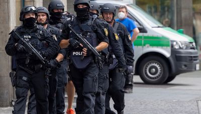 Γερμανία: Νεαρός νεκρός από πυρά αστυνομικού μετά από επίθεση με σπρέι και μαχαίρι έξω κλαμπ