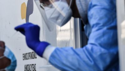 ΕΟΔΥ: Τρεις θάνατοι από Covid-19 και δύο από γρίπη την τελευταία εβδομάδα