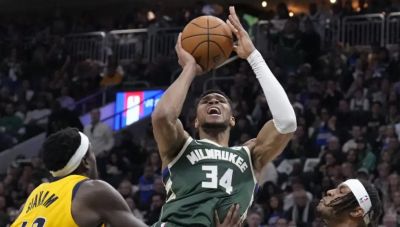 Ο Γιάννης Αντετοκούνμπο ασταμάτητος στη νίκη των Μιλγουόκι Μπακς επί των Ιντιάνα Πέισερς