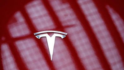 Tesla: Ανεβάζει τις τιμές στον Καναδά