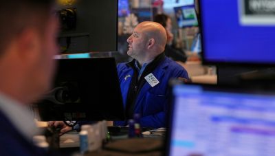 Χάθηκαν πάνω από 2 τρισ. δολάρια στη Wall Street μετά τους δασμούς Τραμπ