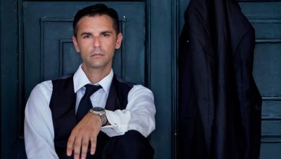 Άγγελος Χονδρογιάννης: «Όλα ξεκινούν από την επιθυμία να μεταφέρω, στη σκηνή, τις αναμνήσεις και τα βιώματα των παιδικών μου χρόνων»