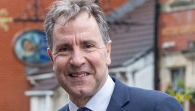 Σοκ στη Βρετανία: Συνελήφθη ο βουλευτής των Εργατικών Νταν Νόρις για βιασμό και σεξουαλική κακοποίηση ανηλίκων