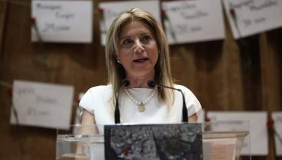 Μαρία Καρυστιανού: «Ό,τι ξεφεύγει από το κυβερνητικό αφήγημα ανακαλείται»