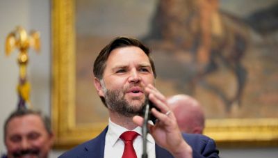 Τζέι Ντι Βανς: Οι ΗΠΑ θέλουν να «προγραμματίσουν» μια συνάντηση Τραμπ-Πούτιν-Ζελένσκι