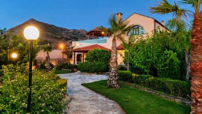 Χανιά: «Θα το μάθει όλο το Instagram»:  Ζευγάρι αλλοδαπών «influencer» προσπάθησε να εκβιάσει ιδιοκτήτη βίλας