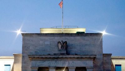 Η Fed σε δίλημμα: Μείωση επιτοκίων, πληθωρισμός, δολάριο και μνήμες 2007