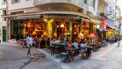 Πώς η κάρτα εργασίας αλλάζει την εστίαση και τον τουρισμό