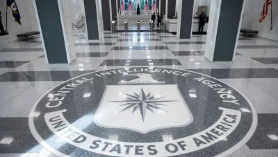 Ο Ντόναλντ Τραμπ απομακρύνει υψηλόβαθμη αναλύτρια της CIA για τη Ρωσία