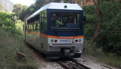 Hellenic Train: Σε εφεδρική αμαξοστοιχία μετεπιβιβάστηκαν οι επιβάτες του Οδοντωτού και επιστρέφουν στο Διακοπτό