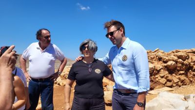 Στον Λόφο Παπούρα ο Στέφανος Κασσελάκης – Στο πλευρό της τοπικής κοινωνίας για το ανασκαφικό εύρημα