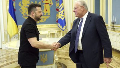 Το ενδεχόμενο κυρώσεων σε βάρος της Ρωσίας συζήτησε ο Ζελένσκι με τον απεσταλμένο του Τραμπ