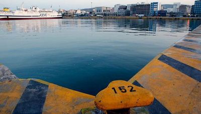 Νεκρή ανασύρθηκε γυναίκα από το λιμάνι του Πειραιά