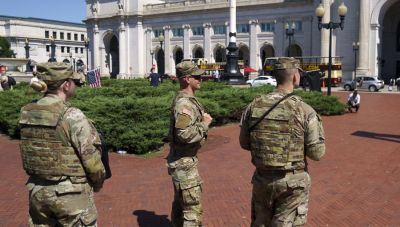 ΗΠΑ: Ο Ντόναλντ Τραμπ δηλώνει πως ο αμερικανικός στρατός μπορεί ναι, μπορεί όχι να αναπτυχθεί στο Σικάγο