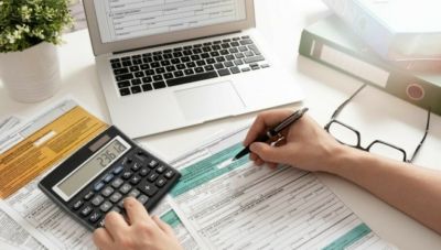 Φορολογικές δηλώσεις: Τι ισχύει με τα πρόστιμα - Ποιοι θα πληρώσουν έως 500 ευρώ