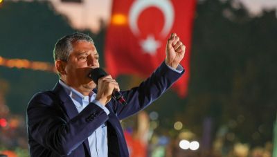 Τουρκία: Εισαγγελική έρευνα εις βάρος του προέδρου του CHP Οζγκιούρ Οζέλ