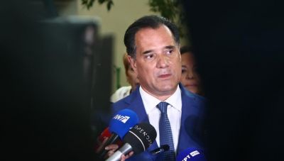Με «γιούχες» αποχαιρέτησαν τον Γεωργιάδη από το νοσοκομείο της Σύρου (Βίντεο)