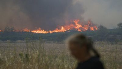 Ένας νεκρός σε πυρκαγιά στη νότια Γαλλία – Eγιναν στάχτη 80.000 στρέμματα βλάστησης