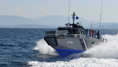 Χαλκιδική: Σκάφος προσέκρουσε σε βράχο – Τρεις τραυματίες