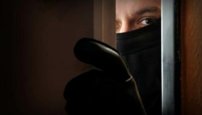 Κρήτη: Στα χερια της ΕΛ.ΑΣ. οι «ποντικοί» των ξενοδοχείων που άρπαζαν κοσμήματα, λεφτά και συσκευές