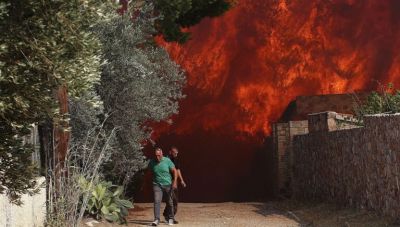 Φωτιά τώρα: Πύρινη κόλαση από την Κερατέα έως την Ανάβυσσο – Τραγωδία με νεκρό – Τεράστια μάχη των πυροσβεστών (Φωτο+Βίντεο)