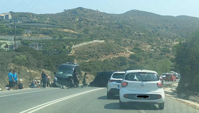 Σοβαρό τροχαίο στον ΒΟΑΚ – Μετωπική σύγκρουση στην Αγία Πελαγία