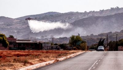 Φωτιά στην ανατολική Αττική: Βελτιωμένη η εικόνα στα μέτωπα – Καταγγελία για εμπρησμό από τον αντιδήμαρχο Σαρωνικού