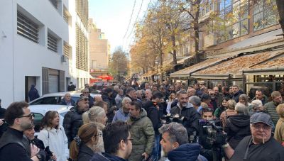 Πλήθος αγροτών έξω από το Δικαστικό Μέγαρο της Λάρισας – Ζητούν την απελευθέρωση των συναδέλφων τους