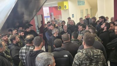 Χανιά: Αγρότες και κτηνοτρόφοι συνεχίζουν τις κινητοποιήσεις σε αεροδρόμιο και ΒΟΑΚ