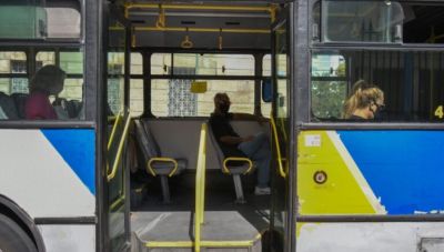 Η αστυνομία συνεχίζει να αναζητά τον οδηγό ΙΧ που ξυλοκόπησε οδηγό λεωφορείου και τον έστειλε στο νοσοκομείο