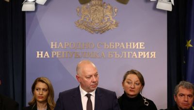 Βουλγαρία: Το κοινοβούλιο αποδέχθηκε την παραίτηση της κυβέρνησης του Ρόσεν Ζελιάσκοφ