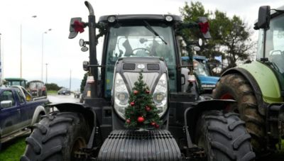 Αγρότες: Δεν υποχωρούν από τα μπλόκα - Το Σάββατο οι κρίσιμες αποφάσεις