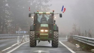 Στους δρόμους οι αγρότες και στη Γαλλία - Διαδηλώσεις, μπλόκα και συμπλοκές με την αστυνομία