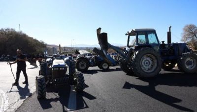 Σήμερα αποφασίζουν οι αγρότες,  μετά την πρόσκληση Μητσοτάκη για συνάντηση το απόγευμα της Δευτέρας