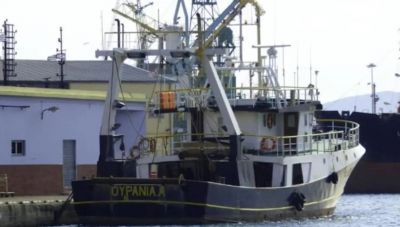 Ναρκόπλοιο «Έλληνα Εσκομπάρ» – Εκτιμήσεις ΄ότι έχει στα αμπάρια του, πάνω από πέντε τόνους το πλοίο «Africa 1»
