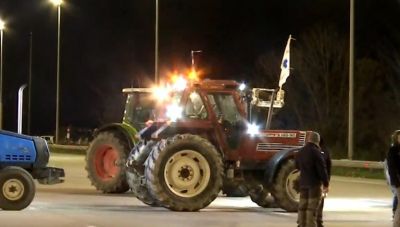 Κλιμάκωση αποφάσισαν οι αγρότες – Κλείνουν μέχρι την Τρίτη και τα δύο ρεύματα στα διόδια των Μαλγάρων